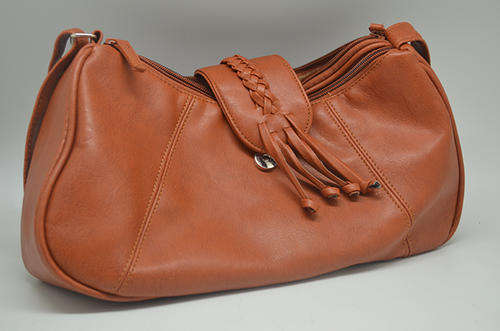 Ladies shoulder bag by Paccinini of Italy