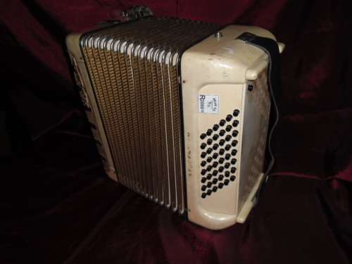 Hohner Student VM Accordion 48 buttons
