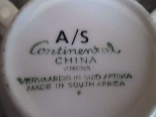 Two Cups and Saucers plus Display Plate with Spes Bona Crest (Cape Town Coat of Arms)