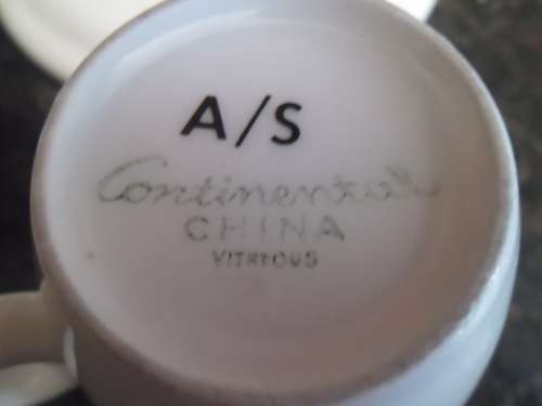 Two Cups and Saucers plus Display Plate with Spes Bona Crest (Cape Town Coat of Arms)