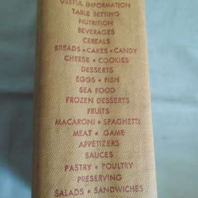 WOMANS HOME COMPANION COOK BOOK, 1946. HARDCOVER