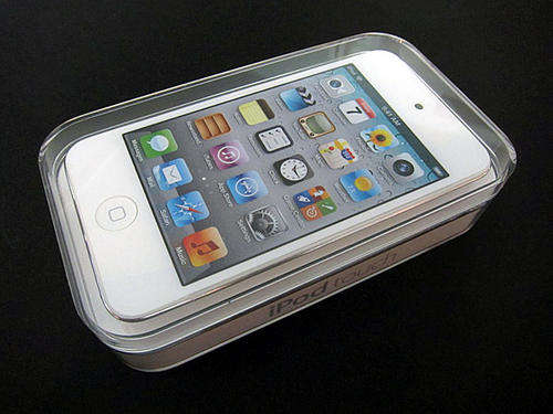 BRAND NEW White 32GB iPod Touch