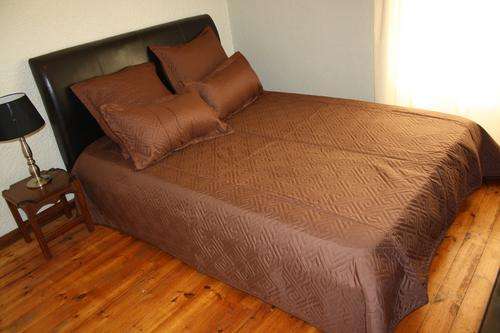 6 PCE SERENITY BEDSPREAD SET - QUEEN BED SIZE