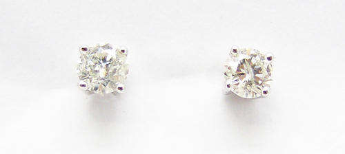 ***BARGAIN***0.56cts - White Gold Diamond Stud Earrings