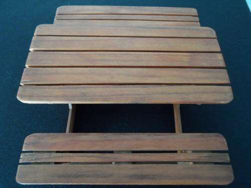 Mini picnic table