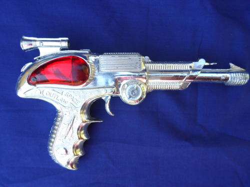 1960 B.C.M. Space Outlaw Atomic Pistol cap gun