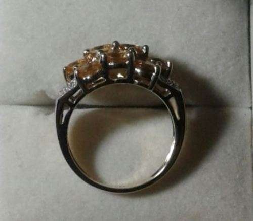 *Reduced* Beautiful 9ct Yellow Gold Citrine and Diamond Cluster Ring