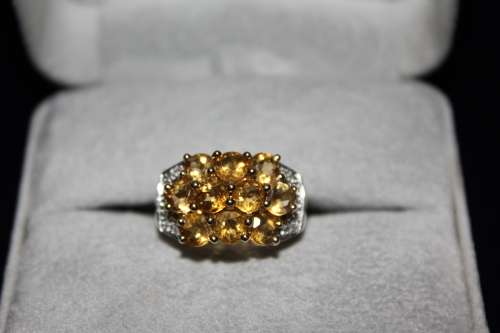 *Reduced* Beautiful 9ct Yellow Gold Citrine and Diamond Cluster Ring
