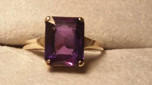 Beautiful Classic Vintage Amethyst Gold Ring