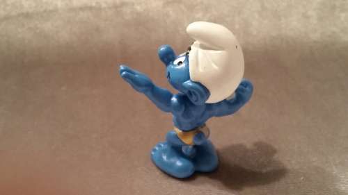 VERY RARE SMURF:  Flexing Bodybuilder Smurf - Schleich Peyo