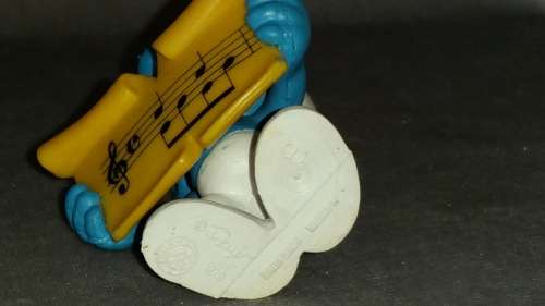 Vintage Collectible Smurf : 2.0038 Singer Smurf