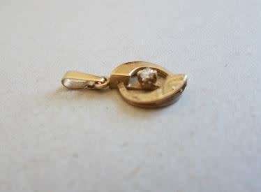 Vintage 9ct Gold Diamond Pendant
