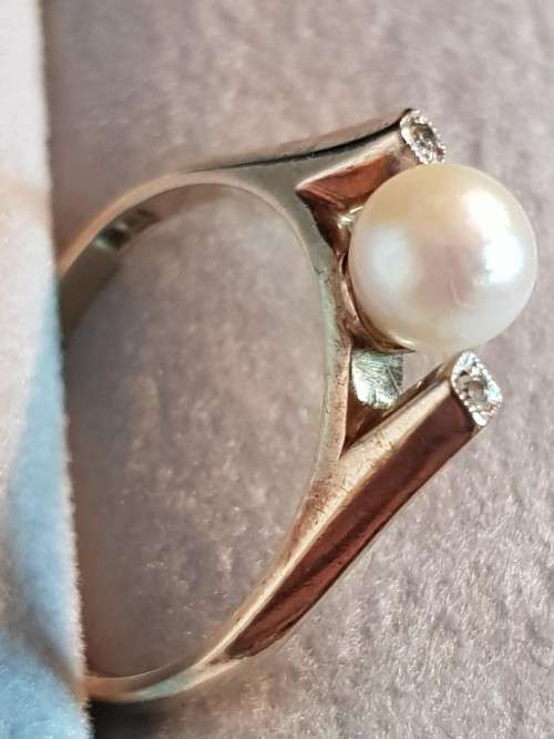 9ct Yellow Gold Pearl and Diamond Ring