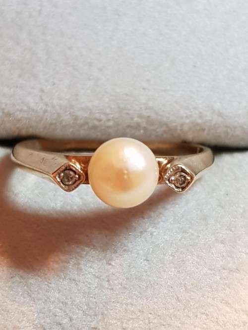 9ct Yellow Gold Pearl and Diamond Ring