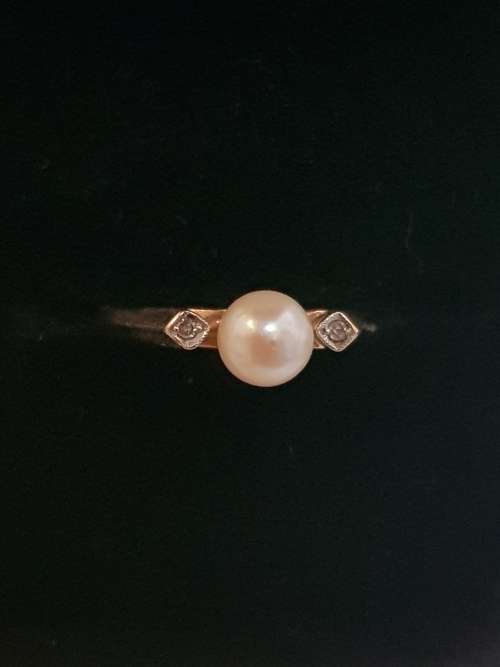 9ct Yellow Gold Pearl and Diamond Ring