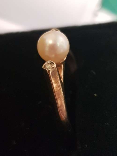 9ct Yellow Gold Pearl and Diamond Ring