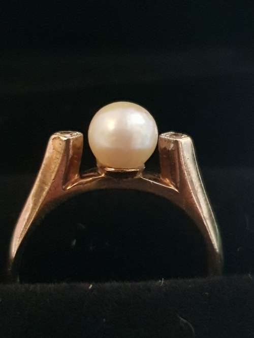 9ct Yellow Gold Pearl and Diamond Ring
