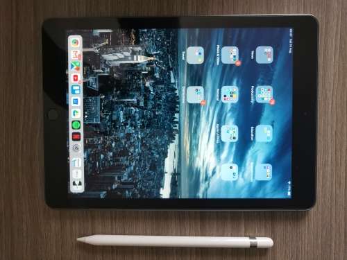 Apple iPad 6 gen 9.7inch 128GB with Apple Pencil