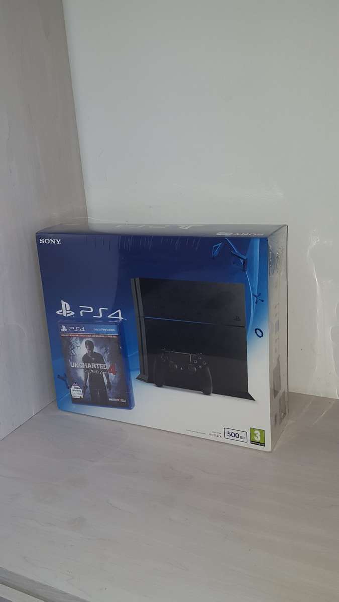 Playstation 4 500 GB Ultimate Gaming Edition Uncharted 4 Bundle