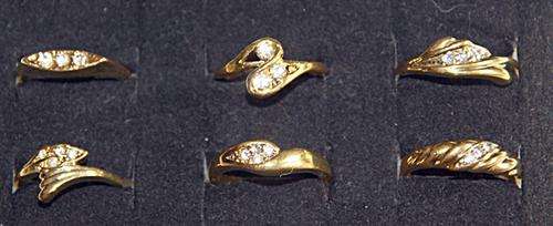 ***LOT of 6 **** Gold-tone Ladies Fashion rings