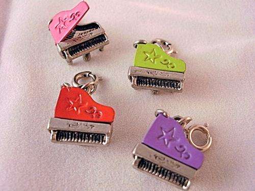 Pewter (Lead Free) Clip-on Charm - EXQUISITE!! - (Handcrafted From the US)