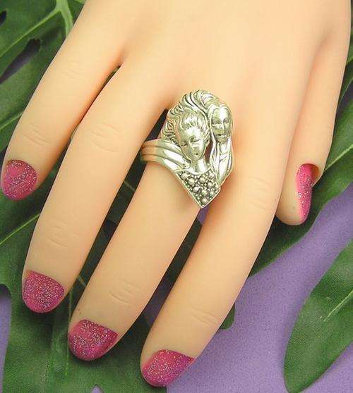 Exquisite!!! Uniquely Handcrafted Solid Thai 925 Sterling Silver  Ring - Size  (9) (R1/2)