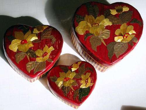 Uniquely 100% Handcrafted Jewelry Box - Medium Heart - 80 x 70 x 35mm