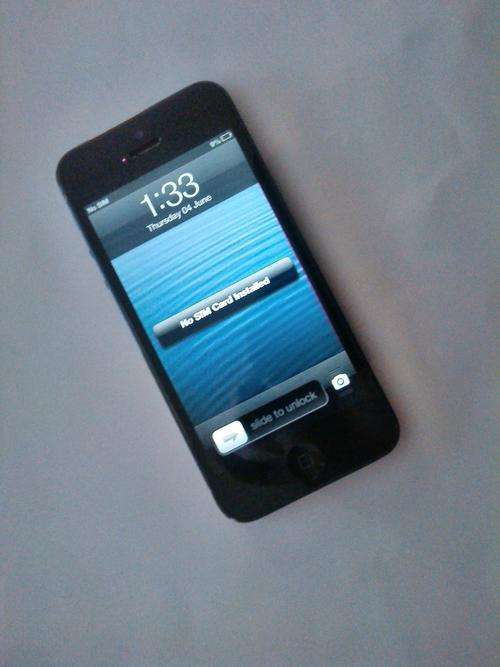 iPhone 5 - Excellent condition!!