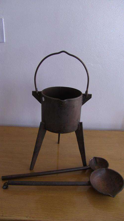 SMELTING POT