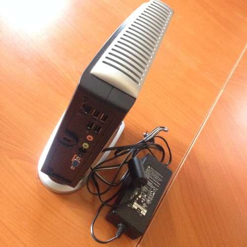 HP DESKTOP -THIN CLIENT (SMALLEST COMPUTER EVER )no reserve !