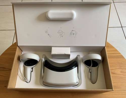 Meta Oculus Quest 2 256GB VR Headset & Controllers + additional aftermarket comfort headstrap