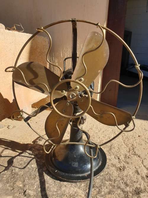 VINTAGE FAN - Brass Blades - good working condition