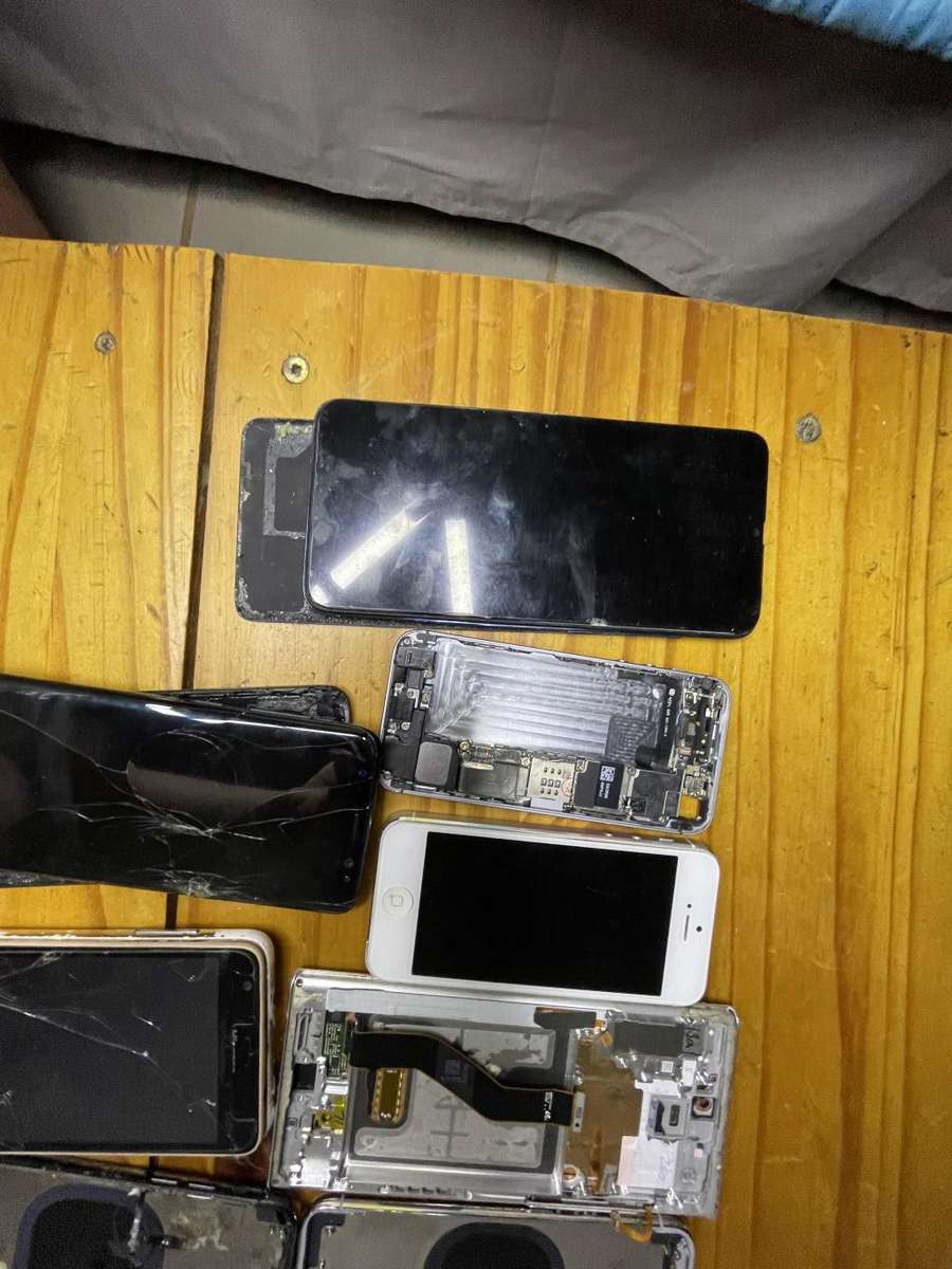 Job Lott: Lots of phone spares