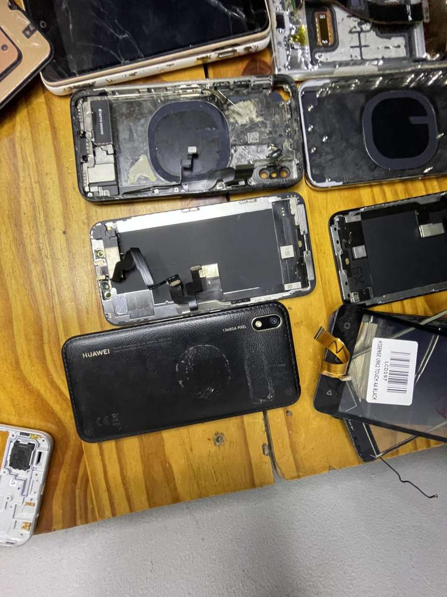 Job Lott: Lots of phone spares