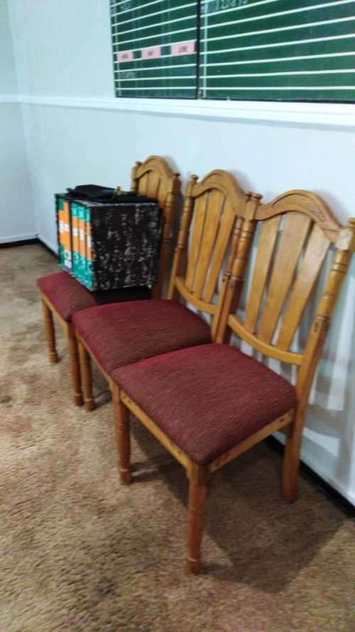 Solid Oak Dining Room Suite