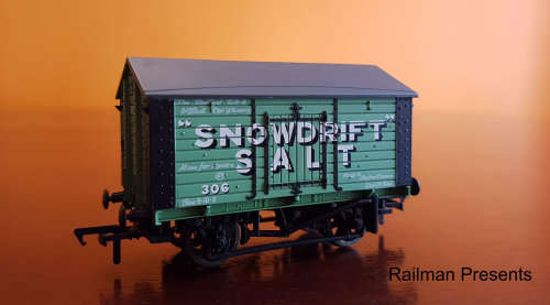 Job Lot - 6 x Bachmann Vintage Branded Vans - OO Gauge