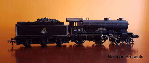 Hornby BR 'Yorkshire 62700' (2-4-0) Loco & Tender, Plus 6 x Vintage Tankers OO Gauge