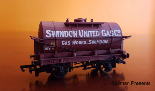 Hornby BR 'Yorkshire 62700' (2-4-0) Loco & Tender, Plus 6 x Vintage Tankers OO Gauge