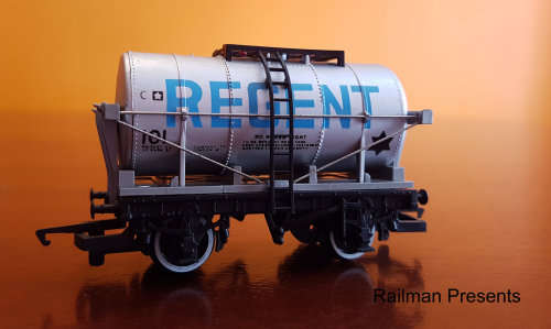 Hornby BR 'Yorkshire 62700' (2-4-0) Loco & Tender, Plus 6 x Vintage Tankers OO Gauge