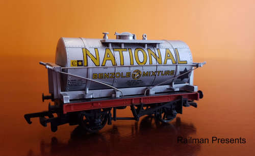 Hornby BR 'Yorkshire 62700' (2-4-0) Loco & Tender, Plus 6 x Vintage Tankers OO Gauge