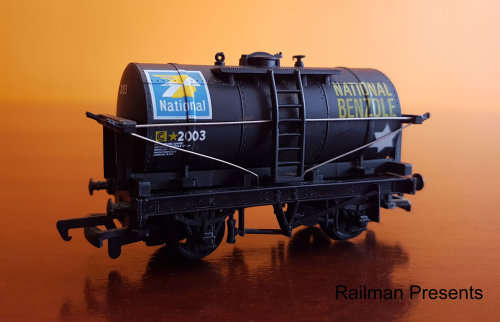 Hornby BR 'Yorkshire 62700' (2-4-0) Loco & Tender, Plus 6 x Vintage Tankers OO Gauge