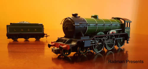Job Lot -Hornby 4-6-0 Manchester United Loco - Plus 4 x Traing Pullman Coaches
