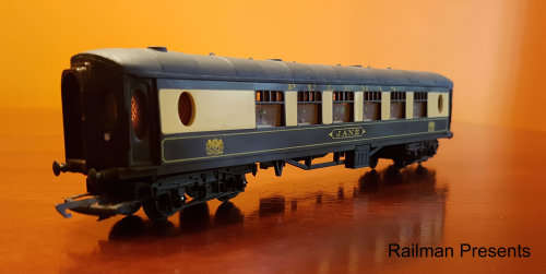 Job Lot -Hornby 4-6-0 Manchester United Loco - Plus 4 x Traing Pullman Coaches