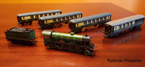 Job Lot -Hornby 4-6-0 Manchester United Loco - Plus 4 x Traing Pullman Coaches