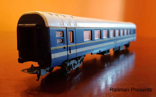 Lima Blue Train Coach