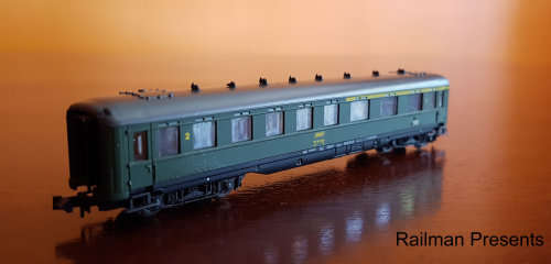 Roco SNCF Coaches (Job Lot)
