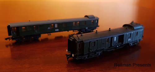 RAILROOM CLEAROUT - 2 x Trix Freight Vans (N Gauge) - Job Lot