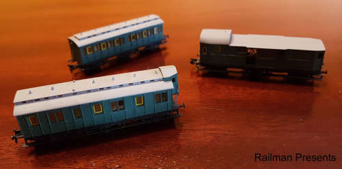 RAILROOM CLEAROUT - 3 x Arnold 3 Axle Old Timer Coaches (Job Lot)