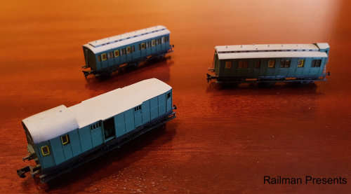RAILROOM CLEAROUT - 3 x Arnold 3 Axle Old Timer Coaches (Job Lot)
