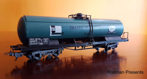 RAILROOM CLEAROUT - 1 x Lima Chemical Tanker (HO Scale)